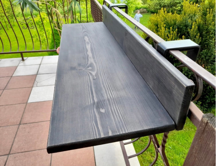 t5a 🪴 Balcony Bar Table – Compact Outdoor Counter for City Views