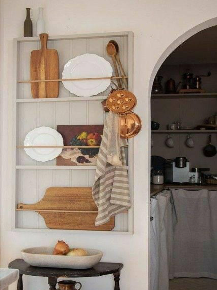 ALY Elegant & Functional Wall-Mounted Plate Rack