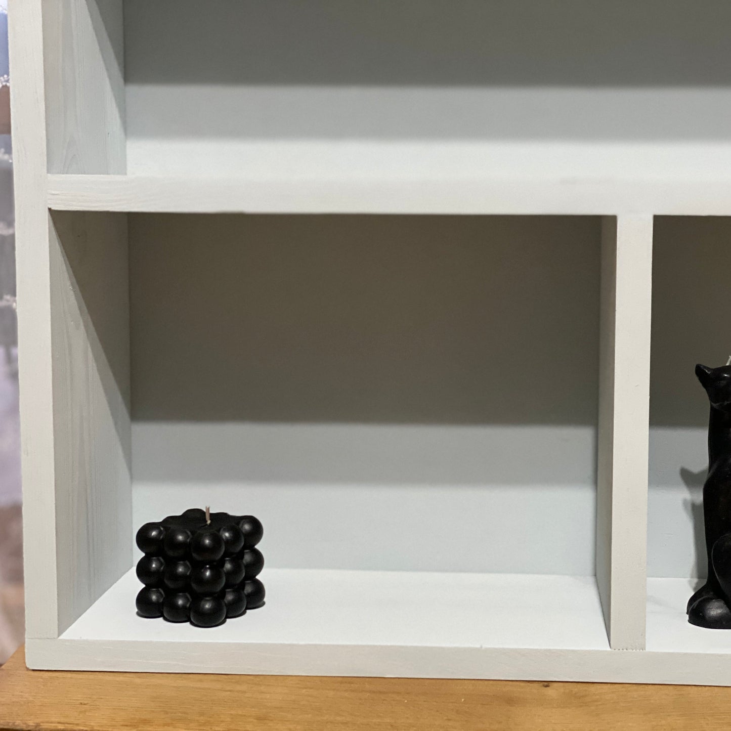 Amy — Wall-Mounted Cube Shelf