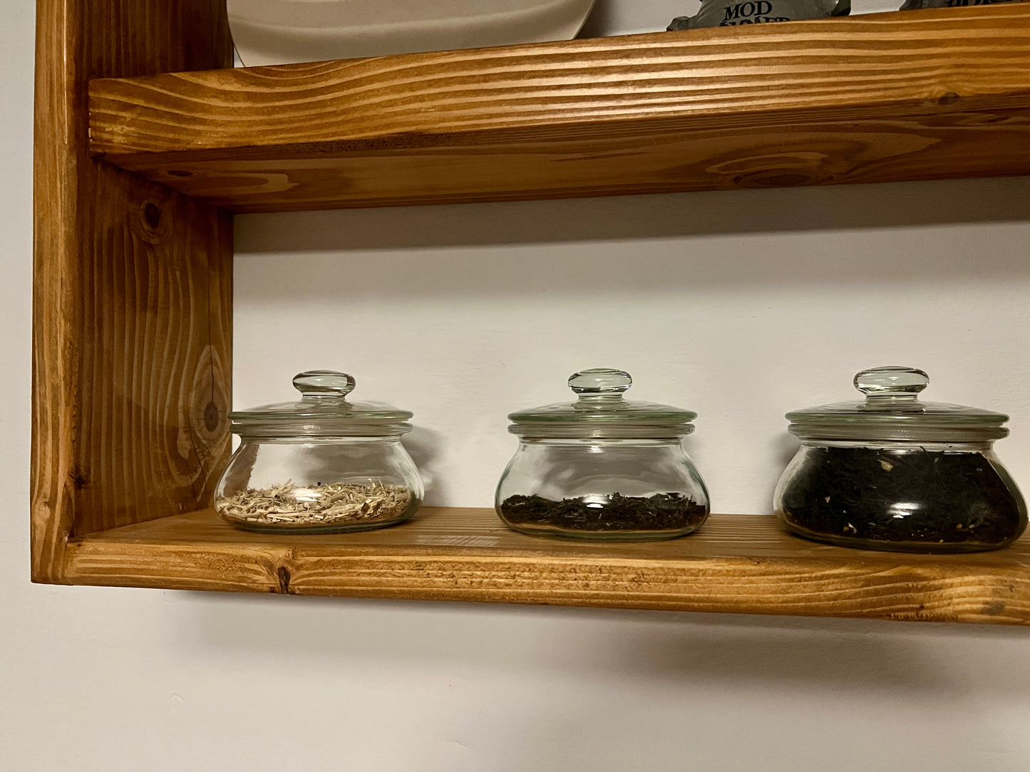 ❗️SALE 🏷️ MILLHOUSE Rustic Wall-Mounted Wooden Plate & Mug Rack – Handmade Solid Pine Kitchen Shelf