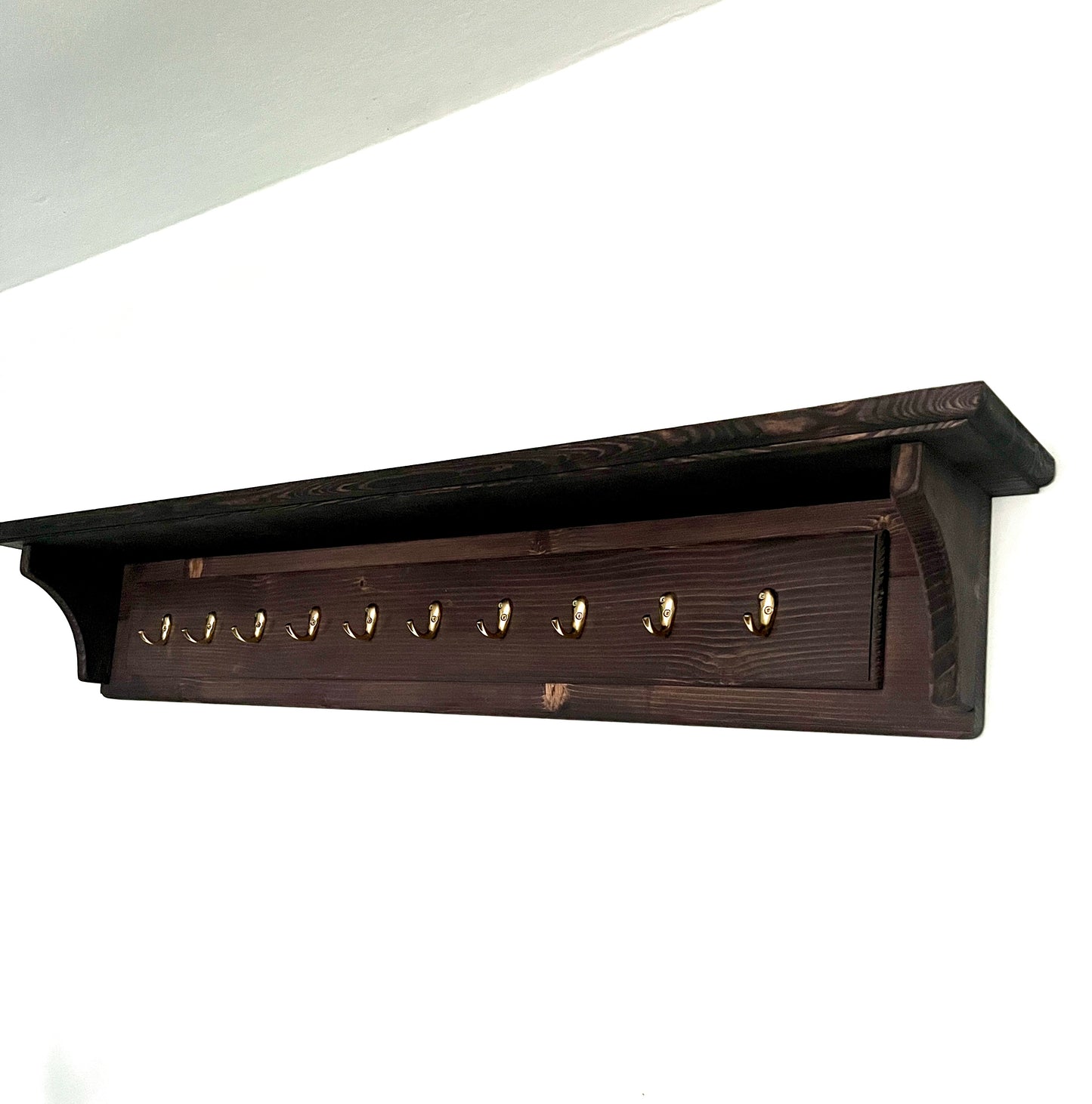 h8 Wall mounted coat rack with top shelf