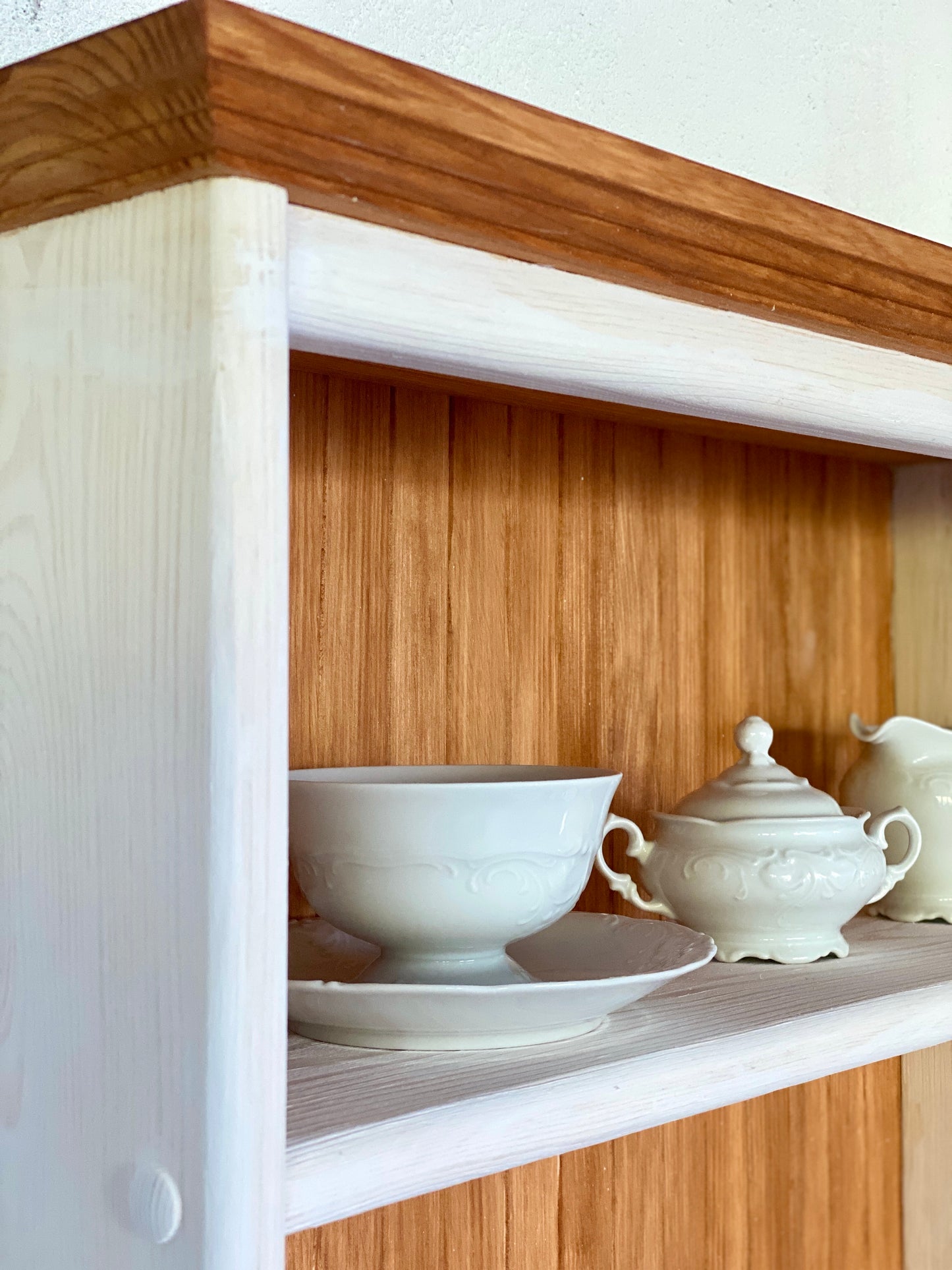 s113 Traditional timber shelf with hangers | Dual - colour kitchen cabinet