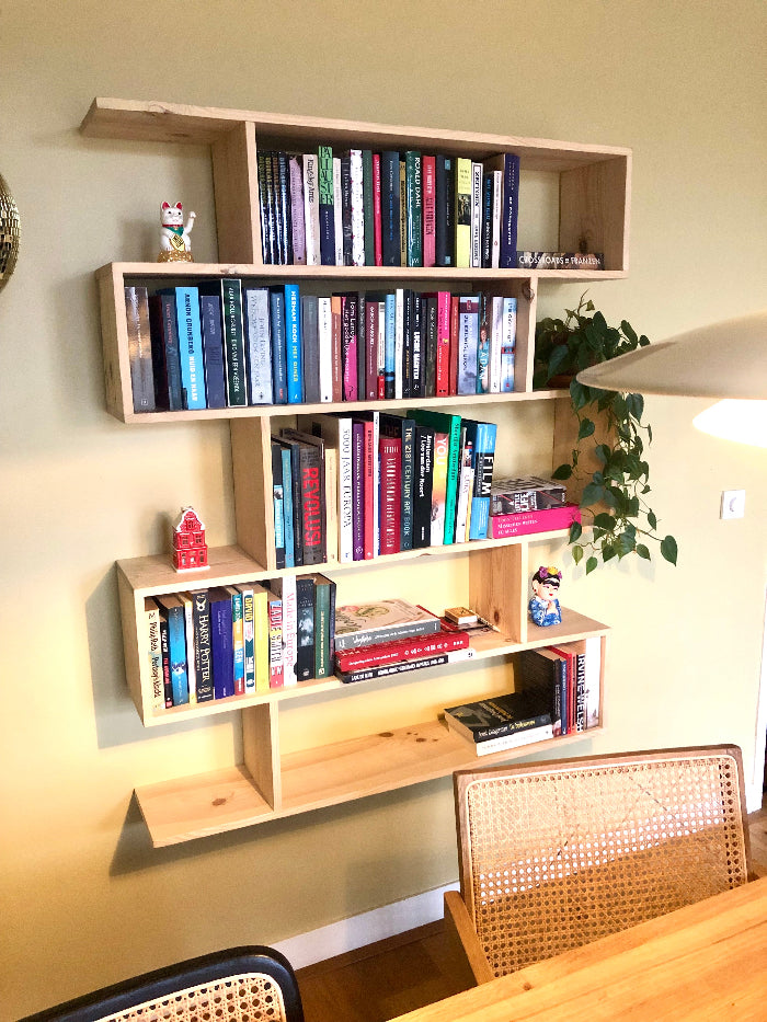 LEANNE Handmade Wall-Mounted Bookshelf – Modern Zigzag Design
