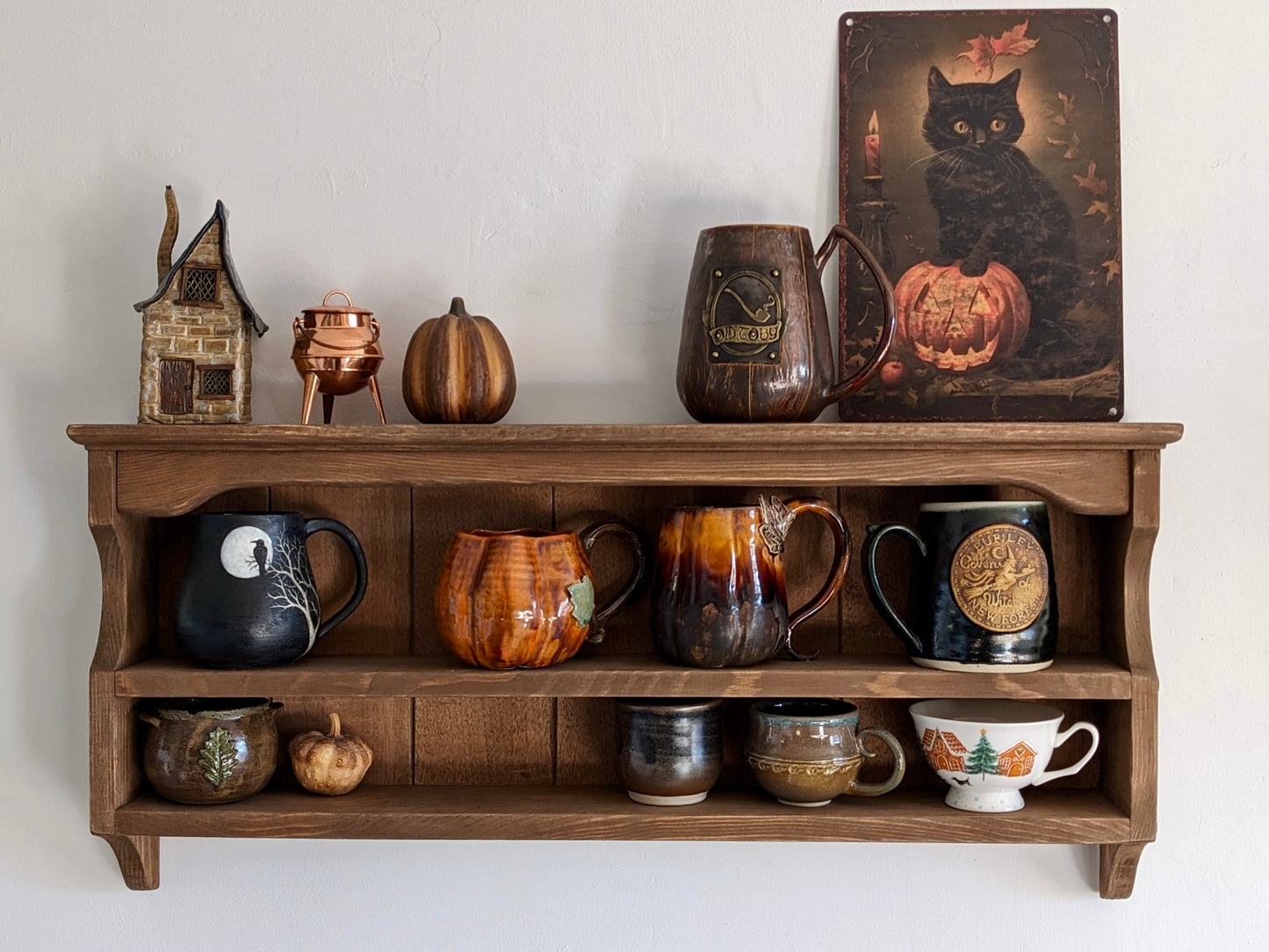 s22 Cottage kitchen wall mounted open shelf