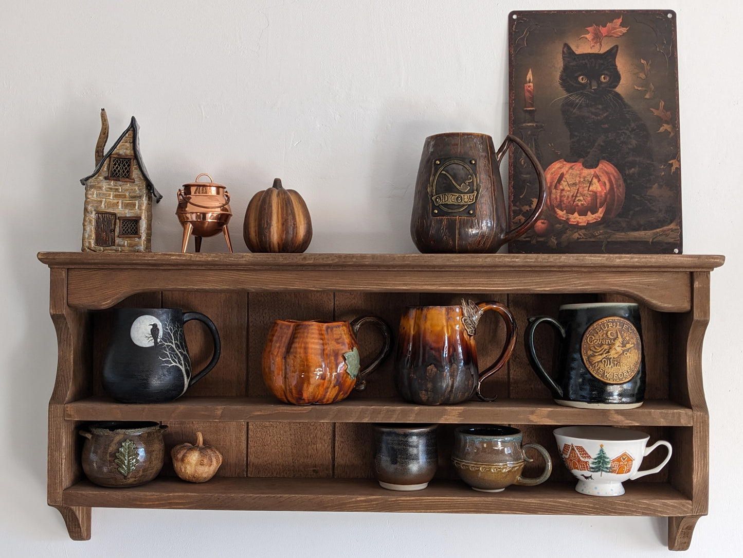 s22 Cottage kitchen wall mounted open shelf