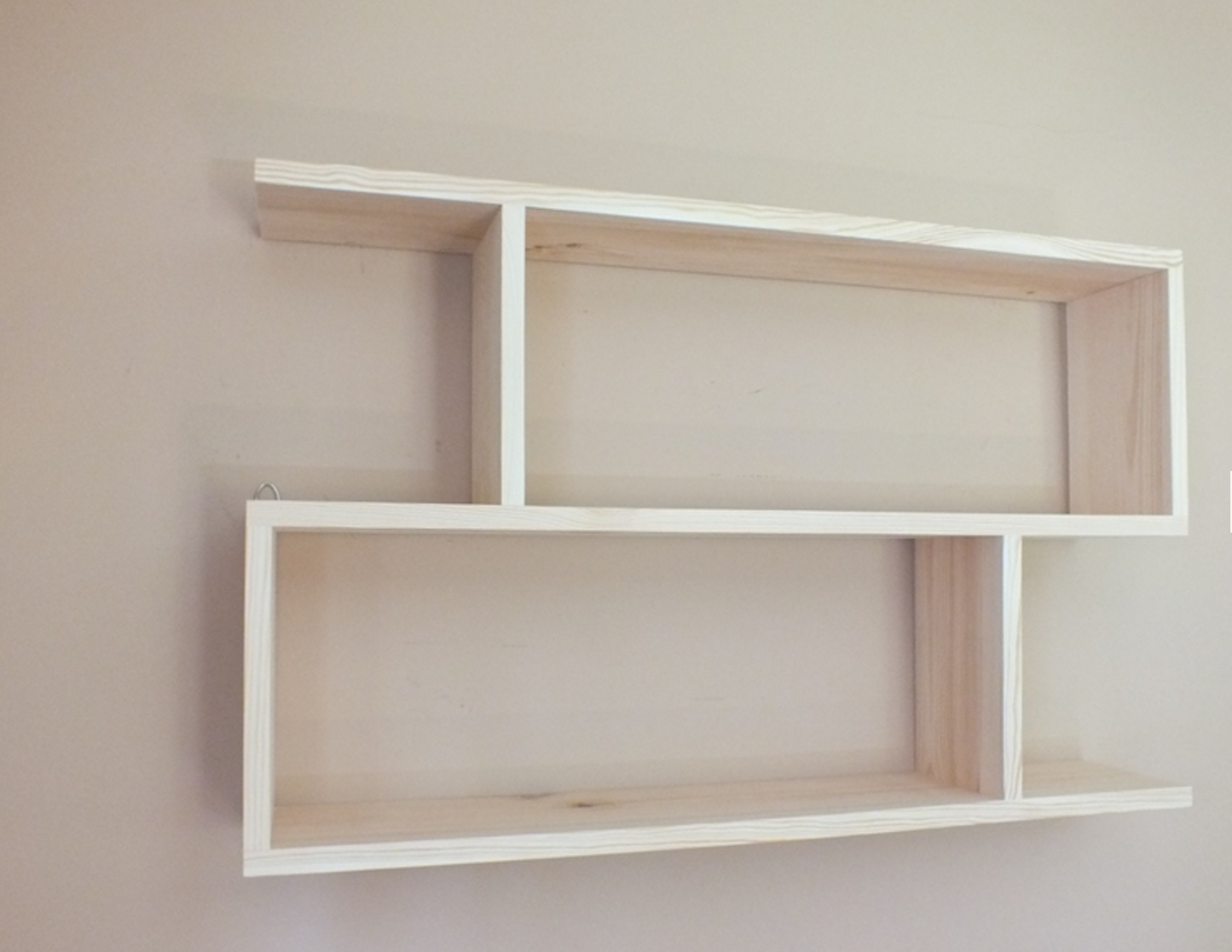 YANN BESPOKE Handmade Wall-Mounted Bookshelf – Modern Design
