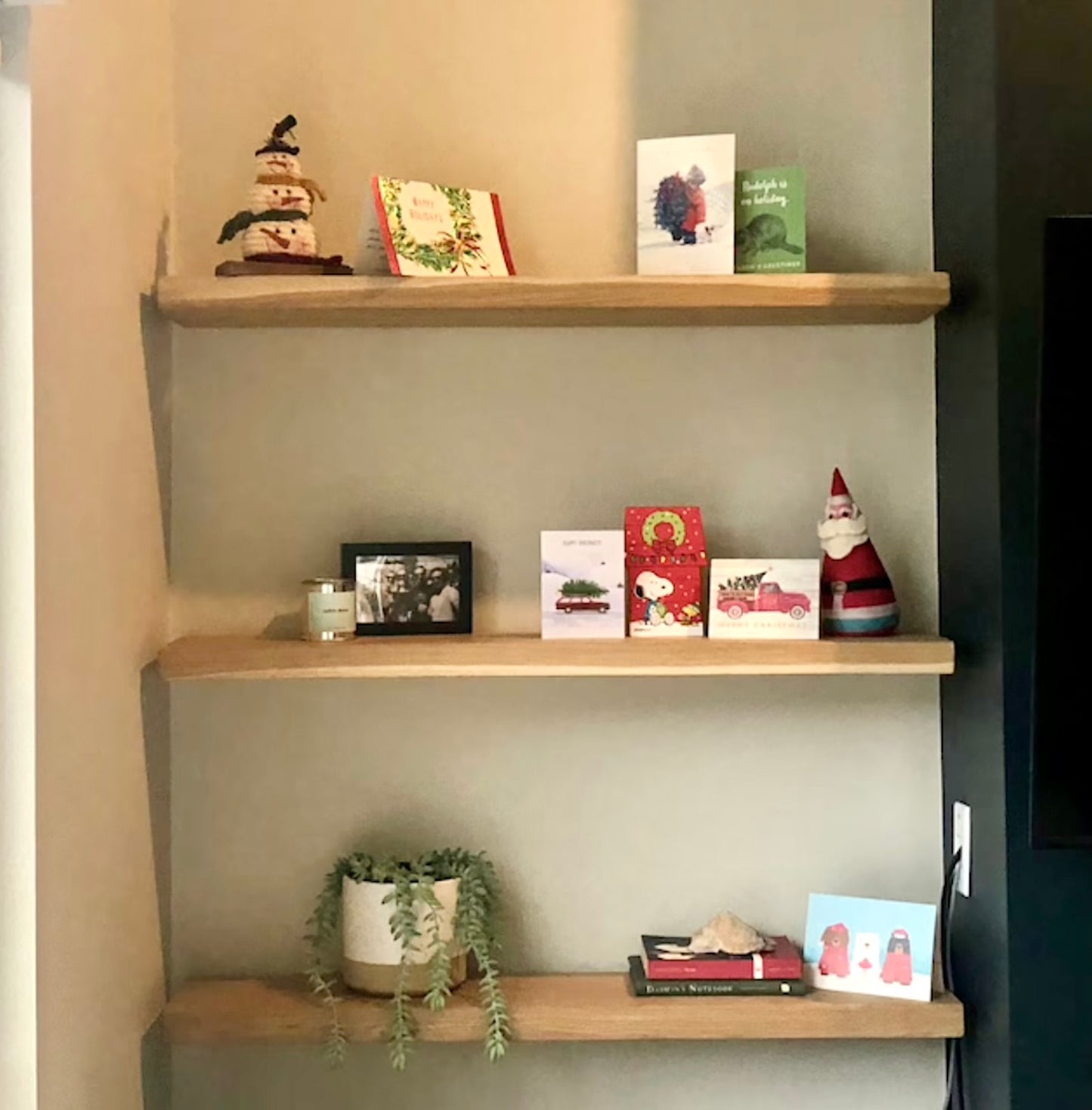 BECKY Floating bespoke shelves