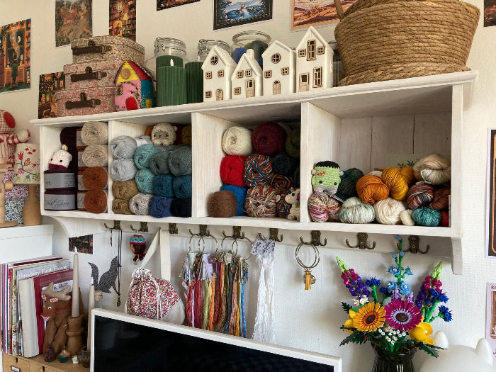 h22 Rustic Wall-Mounted Shelf with Hooks – Handmade Storage for Entryway, Craft Room, or Kitchen