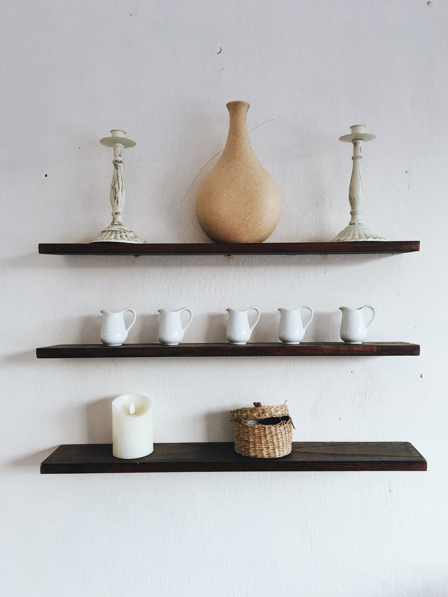 BECKY Floating bespoke shelves
