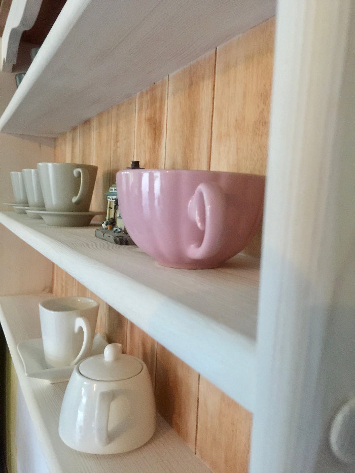 s101 Elegant Handmade Wooden Mug & Display Shelf