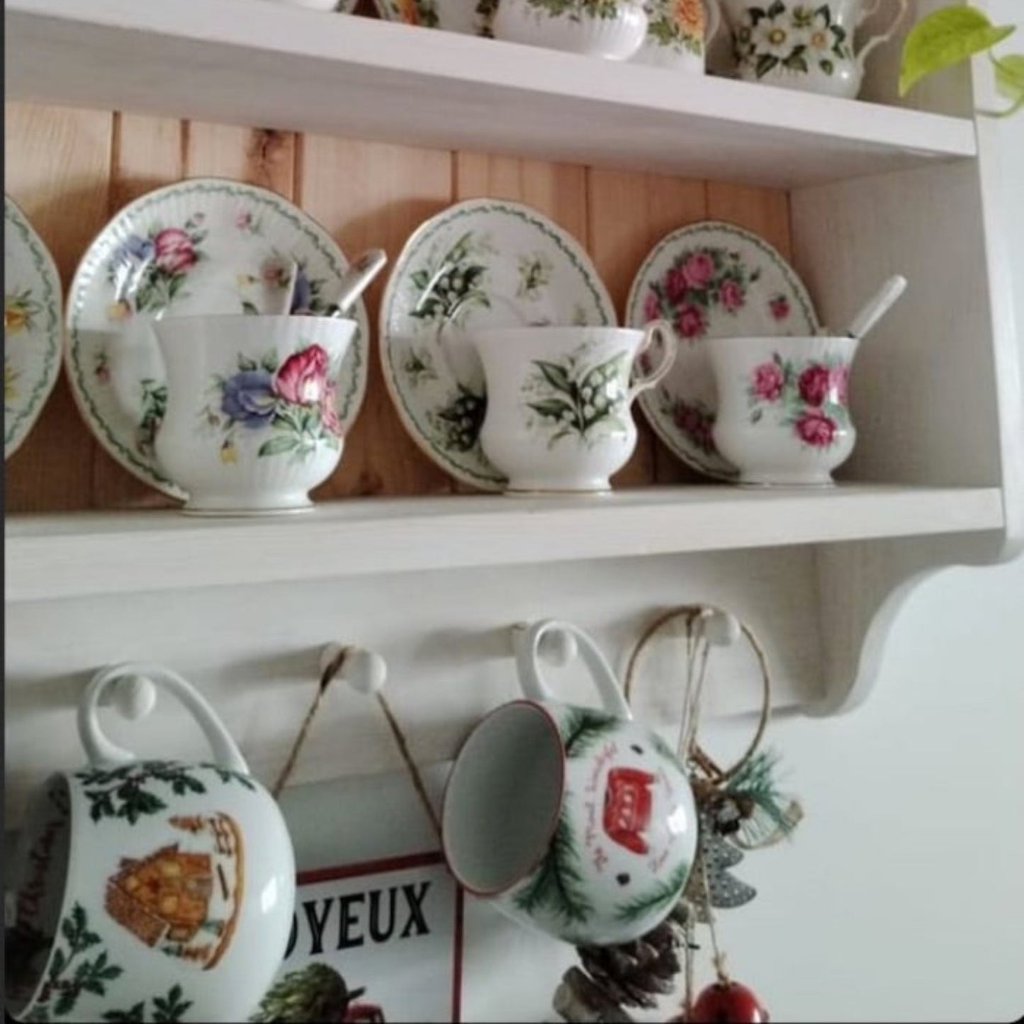 Celine — Mug & Display Shelf