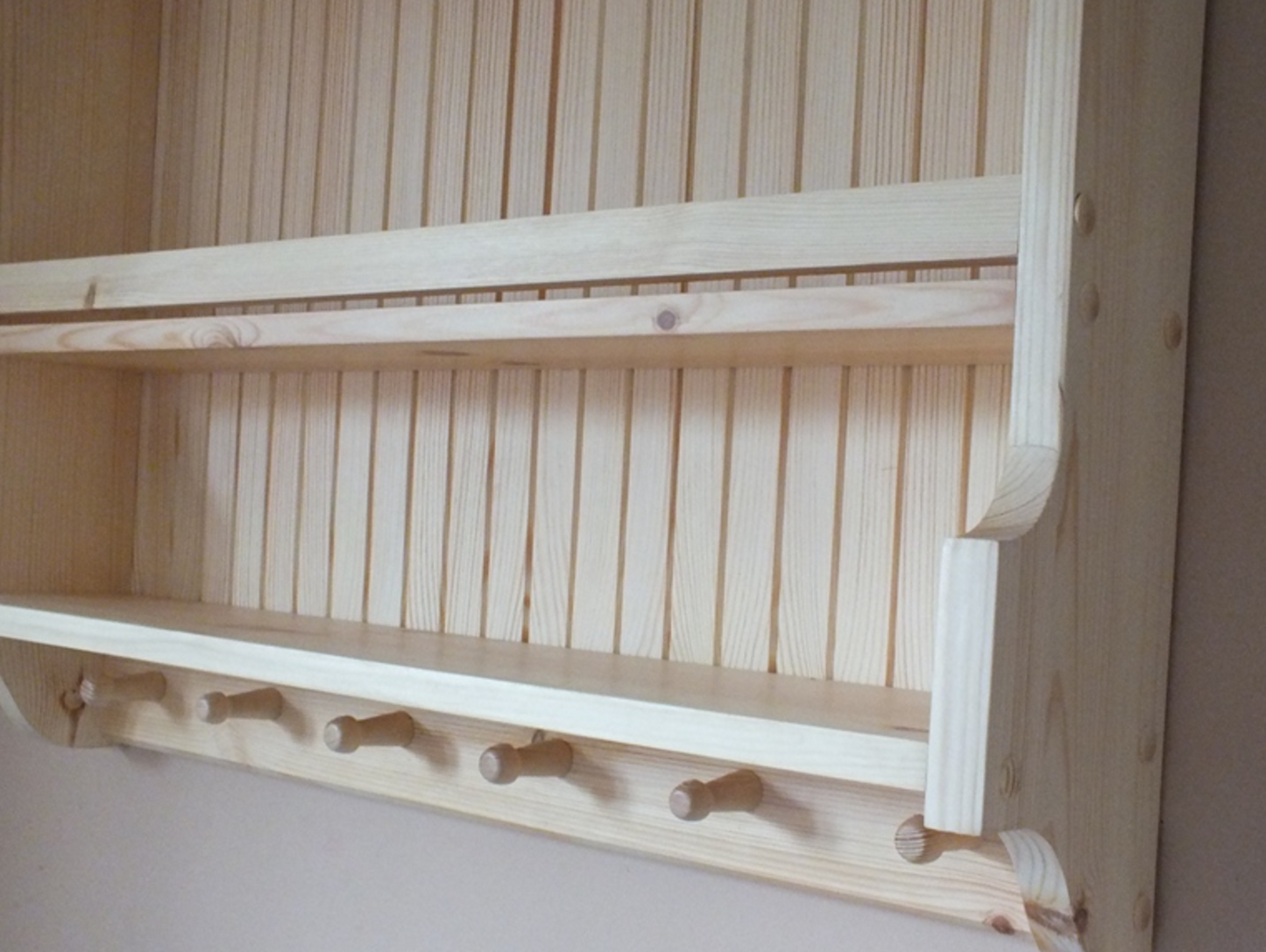 s107 Hand crafted cottage plates shelf / shelving cabinet