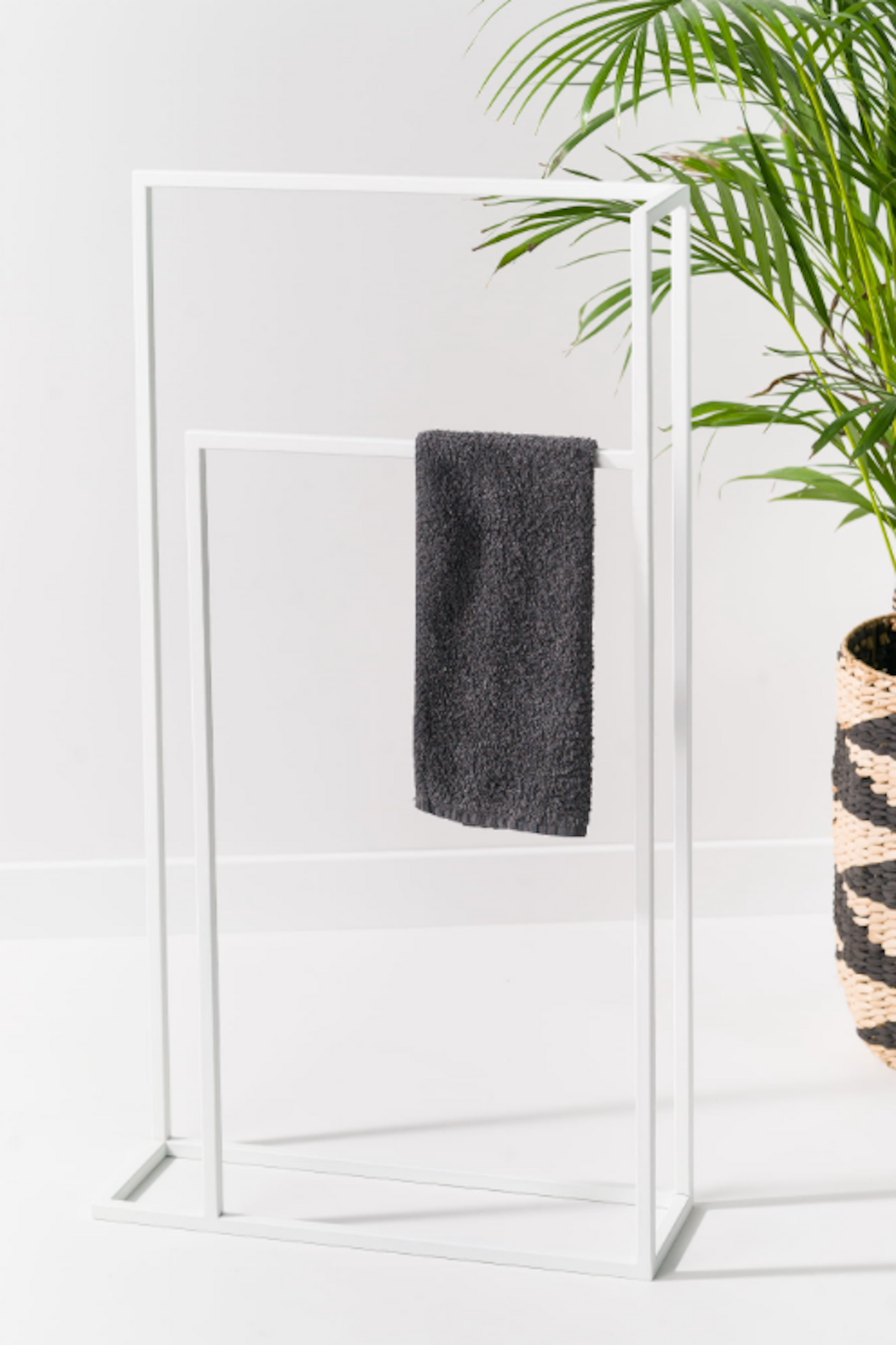 BO Metal modern towel rack