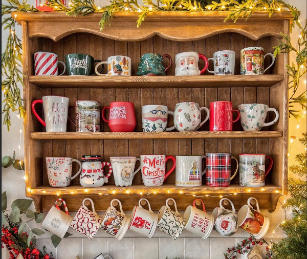 s106 Handcrafted Mug & Display Shelf – The Perfect Kitchen Accent