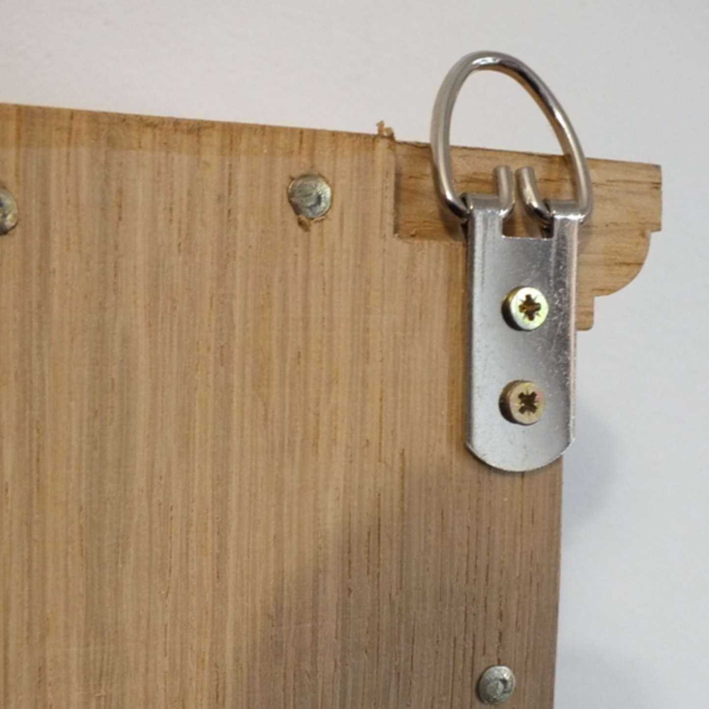 Heloise — Cottage Wall Shelf & Mug Display