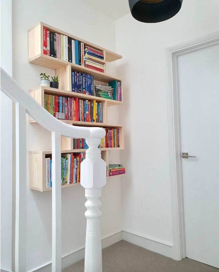 LEANNE Handmade Wall-Mounted Bookshelf – Modern Zigzag Design