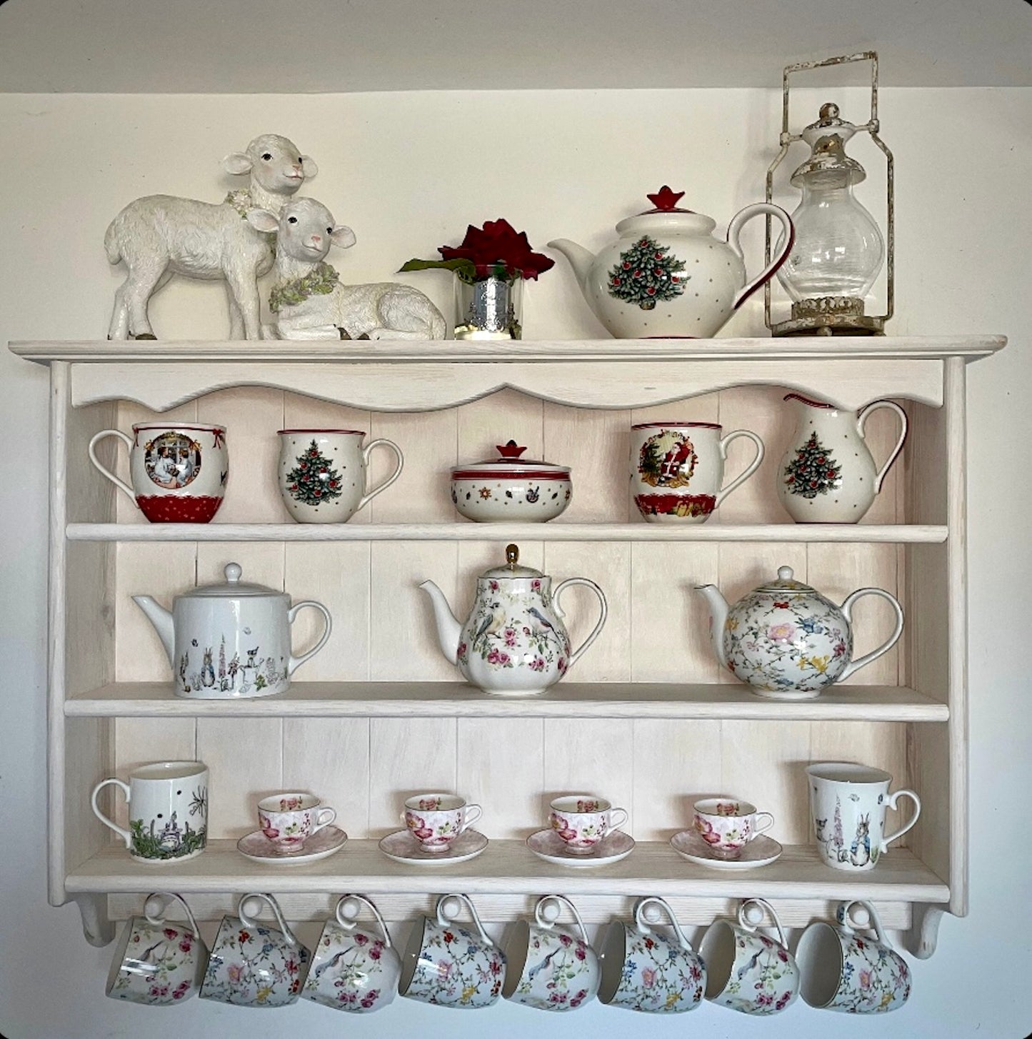 Amelie — Custom Cathrine - Large Mug and Display Shelf