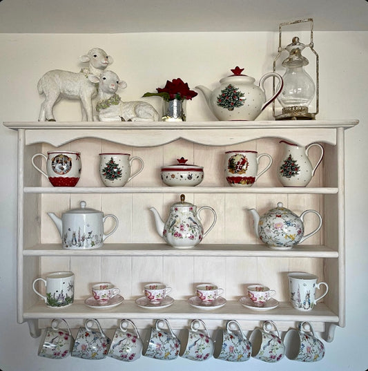 Amelie — Custom Cathrine - Large Mug and Display Shelf