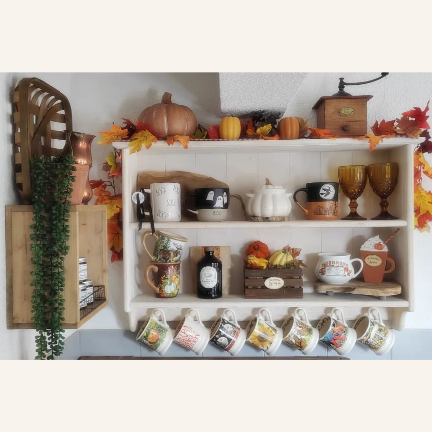 Agnes — Wall Shelf with Wooden Pegs