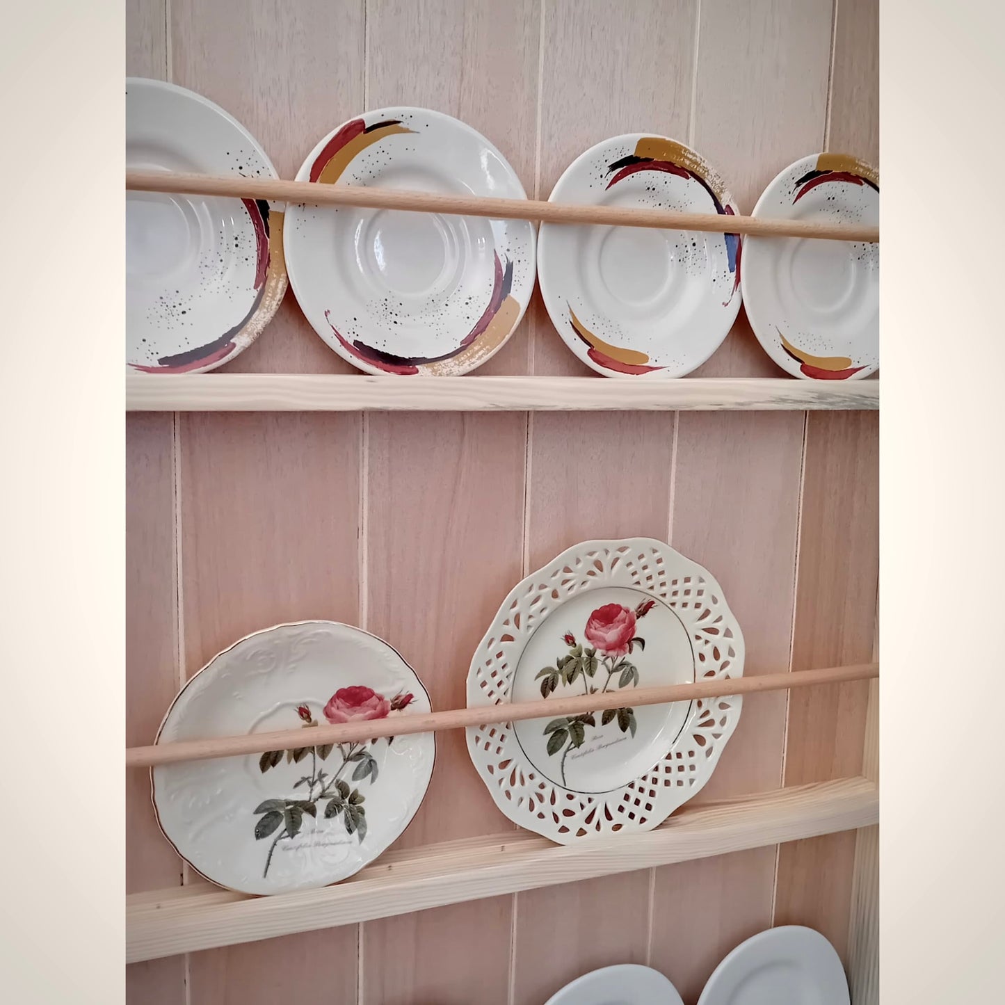 Aly — Wall-Mounted Plate Rack