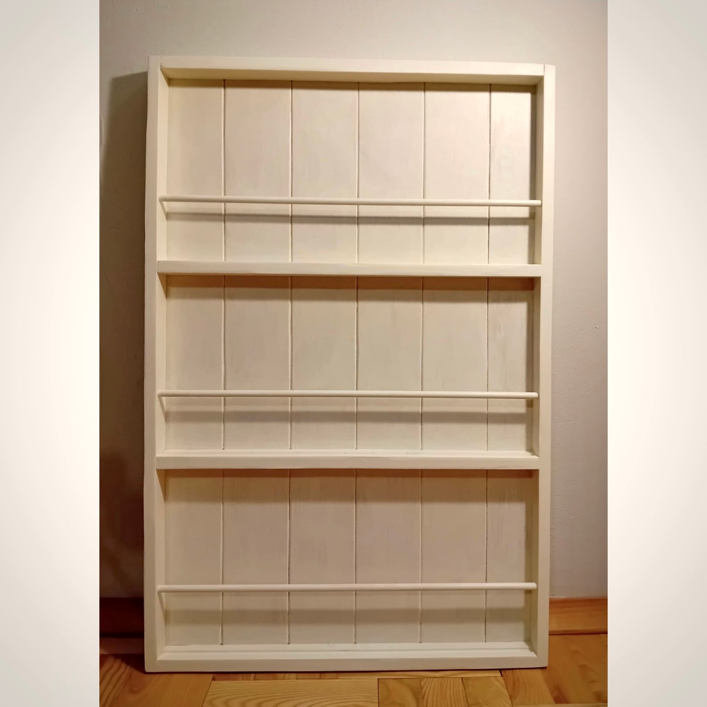 Aly — Wall-Mounted Plate Rack