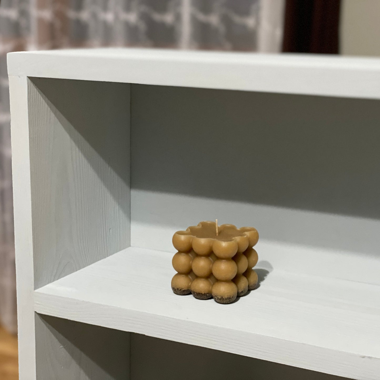 Amy — Wall-Mounted Cube Shelf