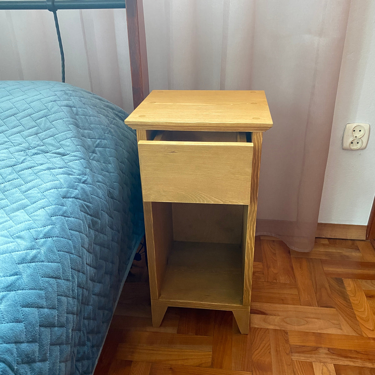 Estelle — Solid Pine Bedside Table with Drawer