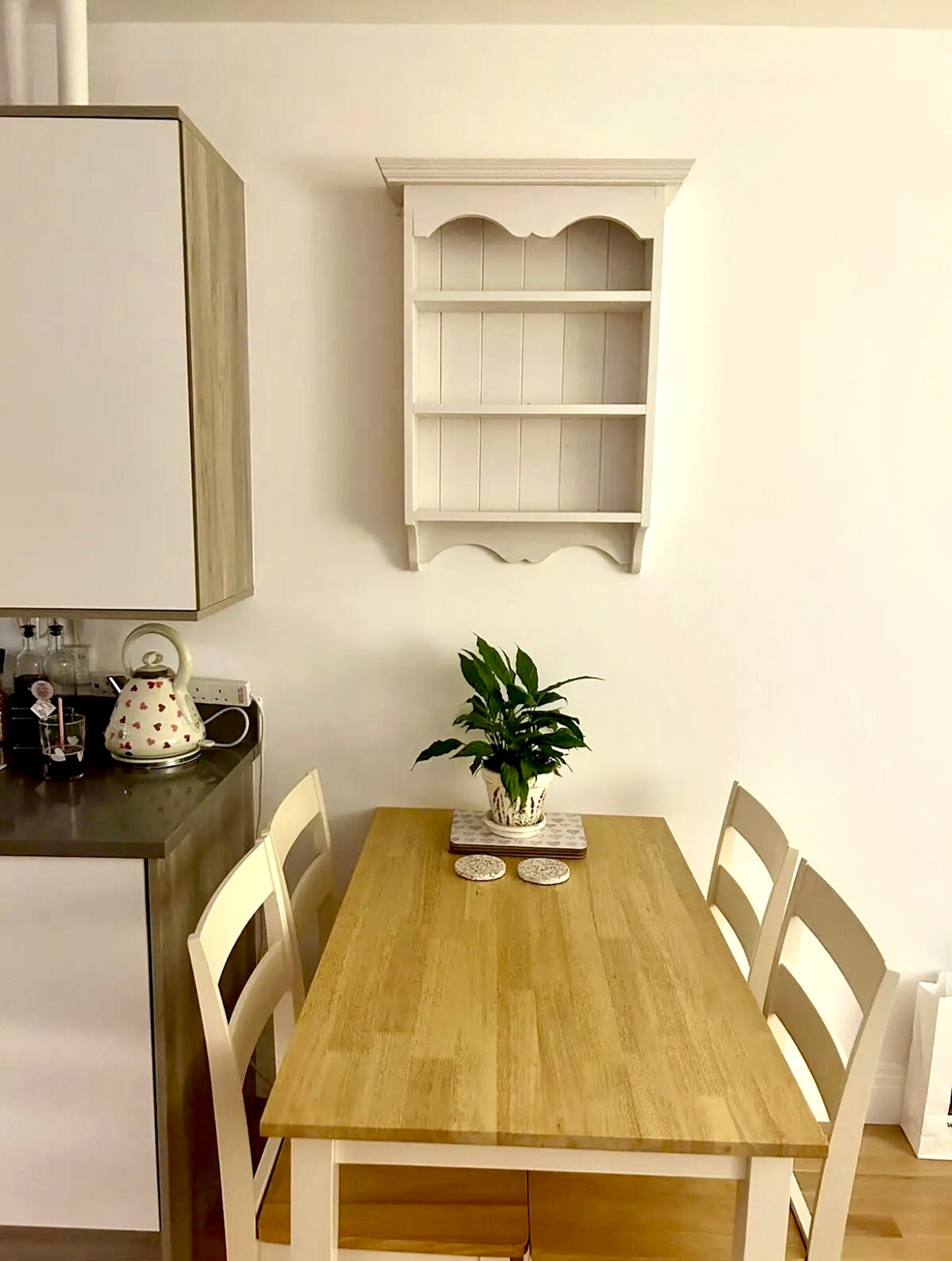 m57 Classic kitchen open cabinet