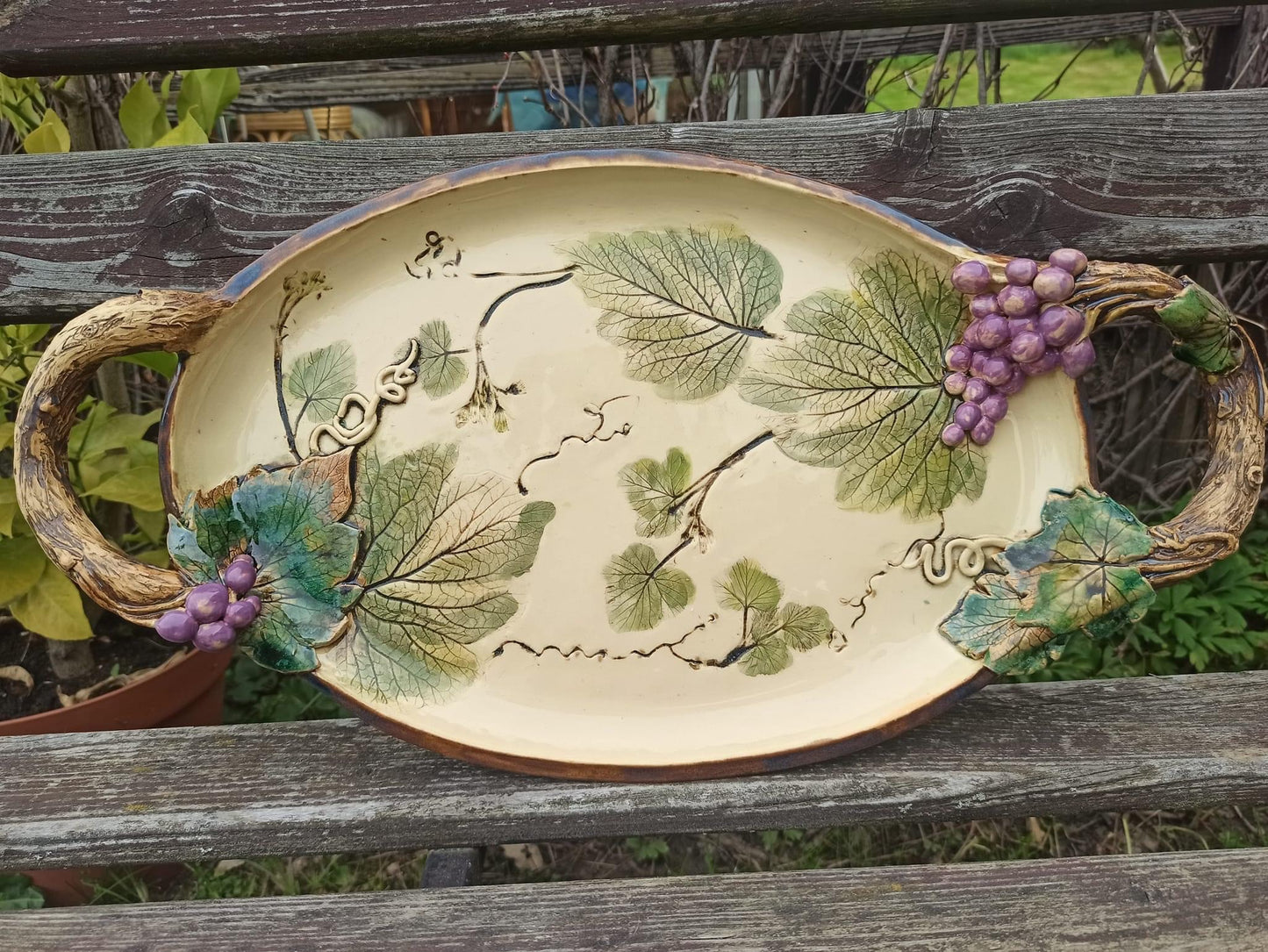 GRAPES  Handcrafted ceramic collection