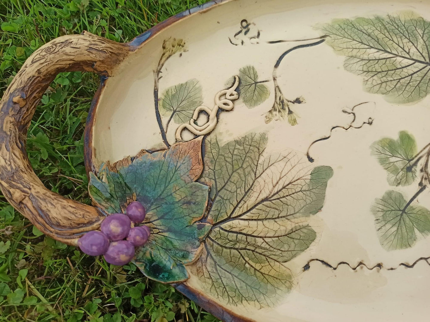 GRAPES  Handcrafted ceramic collection