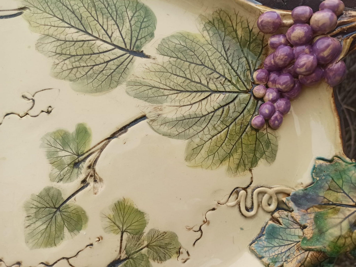 GRAPES  Handcrafted ceramic collection