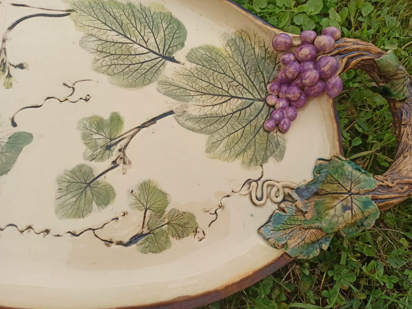 GRAPES  Handcrafted ceramic collection