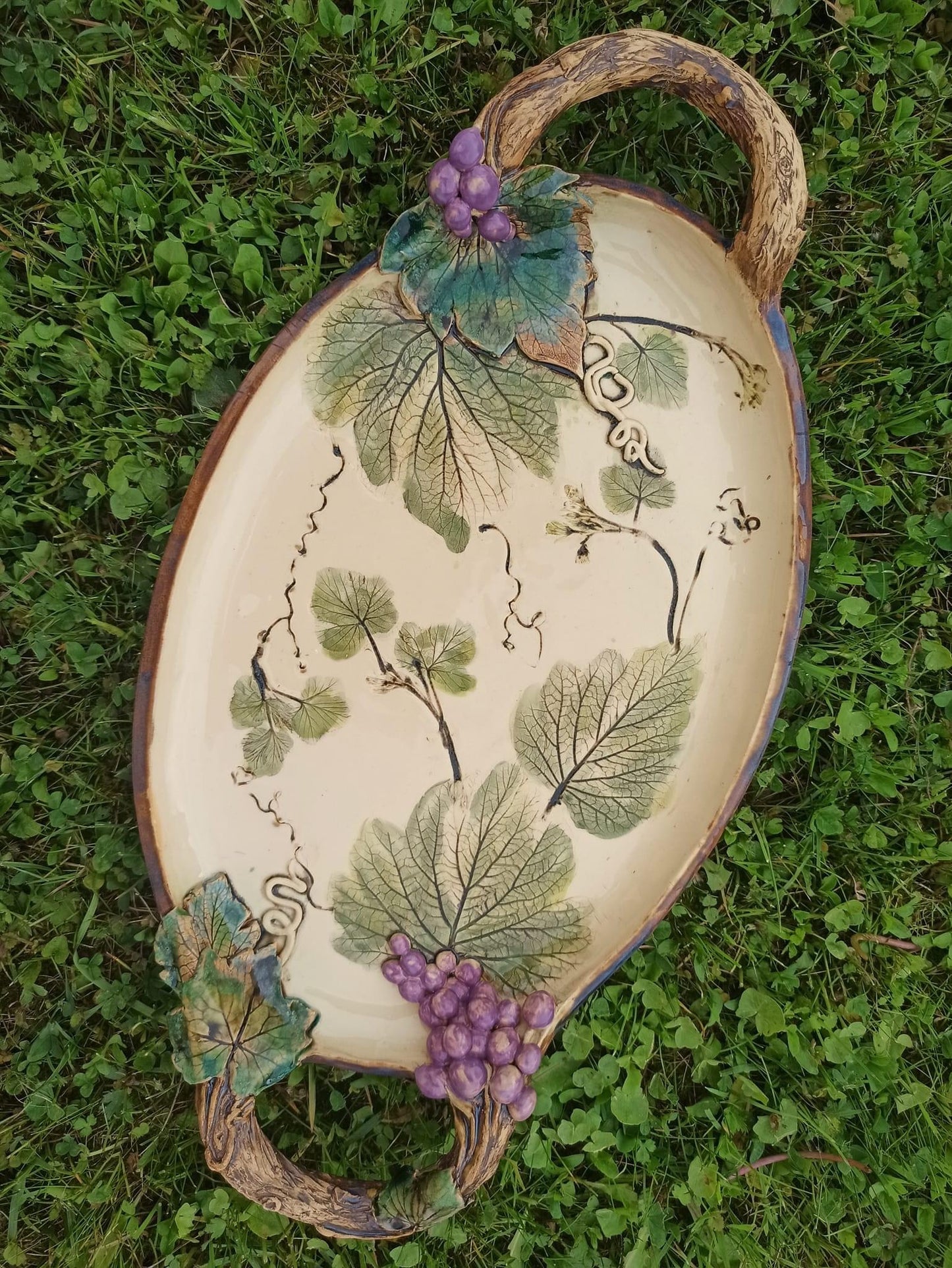 GRAPES  Handcrafted ceramic collection
