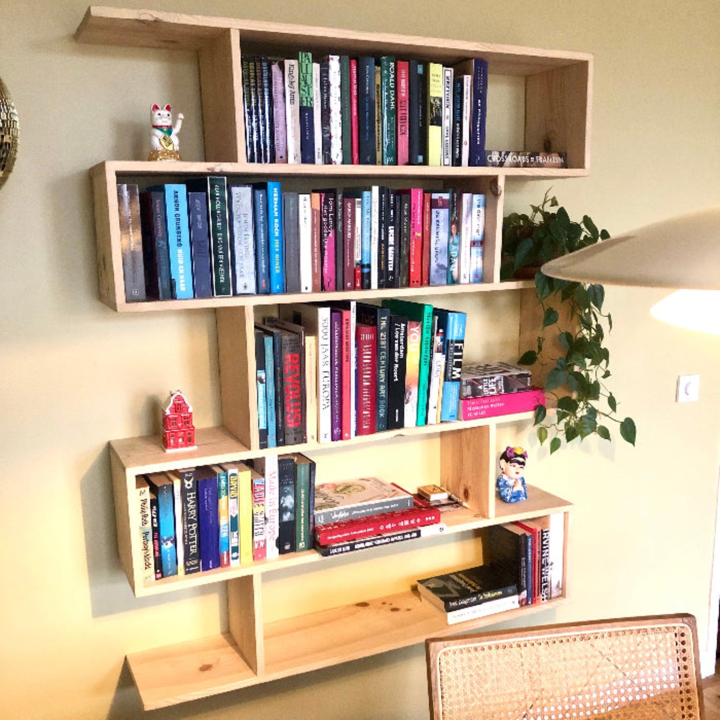 Leanne — Zigzag Wall Shelf