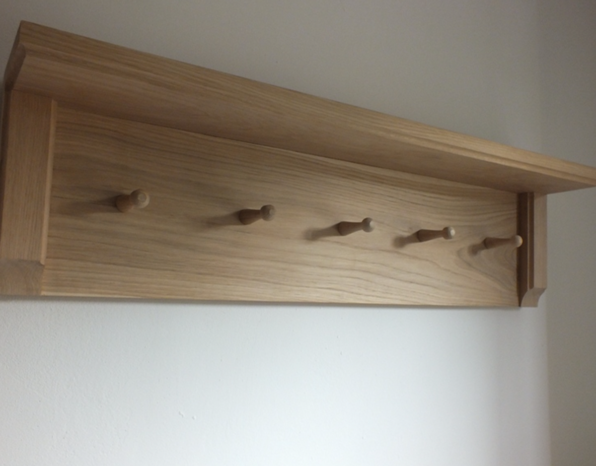 Ralph — Solid Oak Wall Coat Rack with Five Wooden Pegs