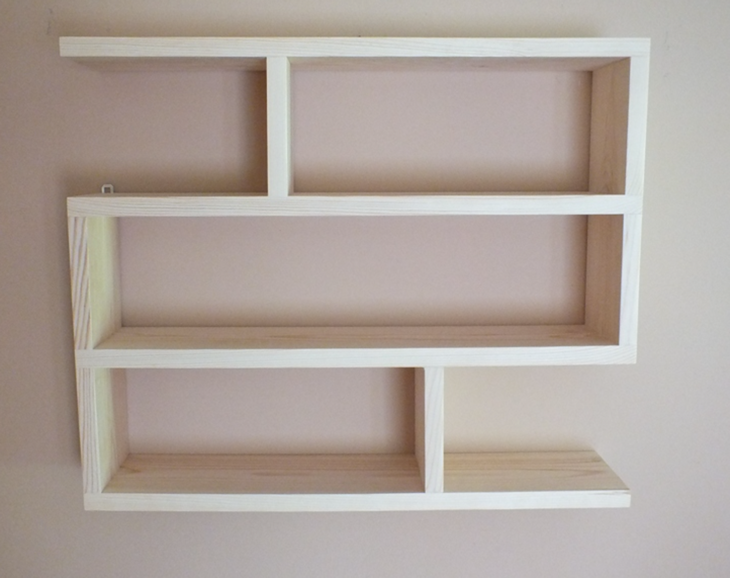 s61 Modern designed bookshelf made of solid pine