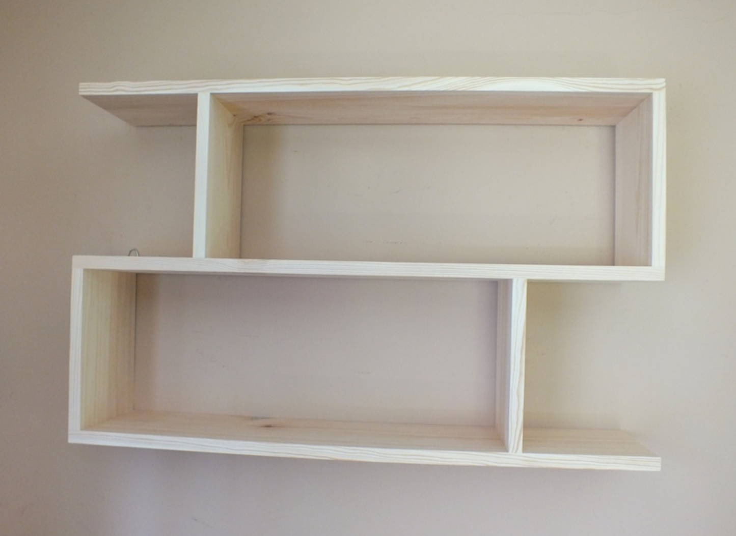 YANN BESPOKE Handmade Wall-Mounted Bookshelf – Modern Design