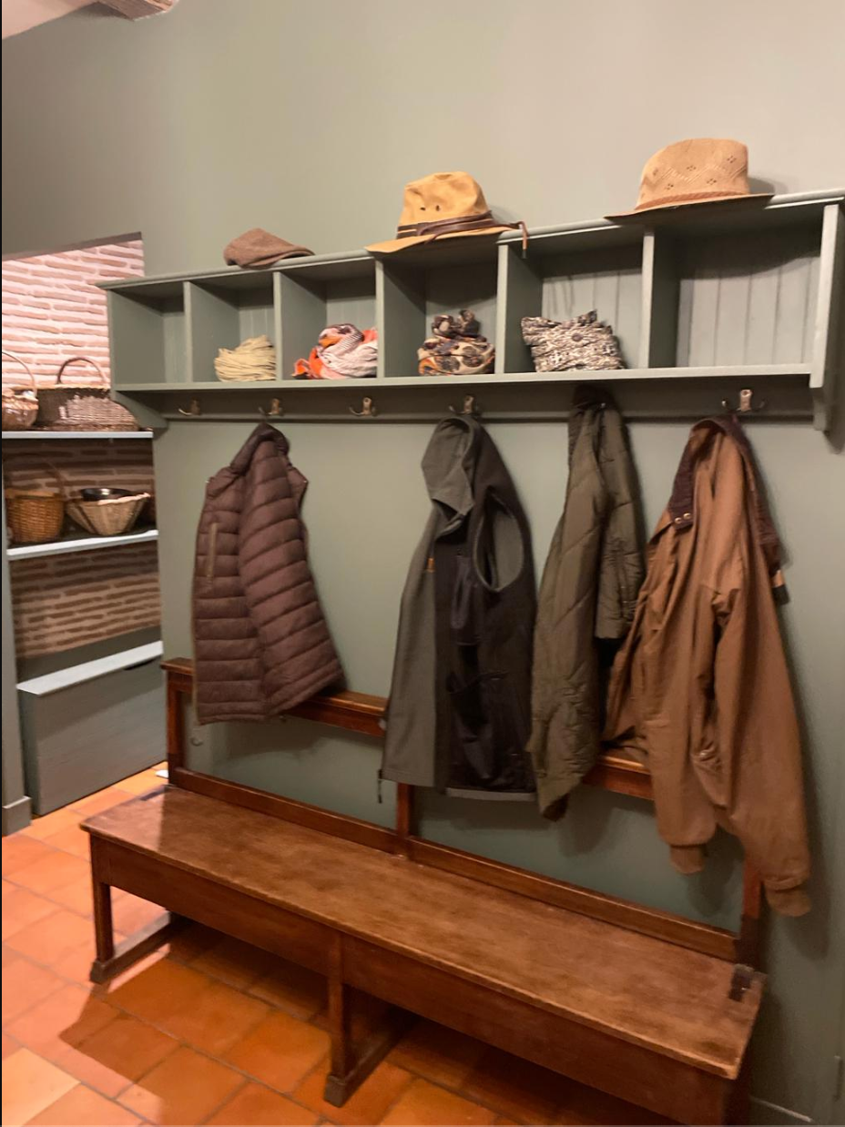 h22a Wall mounted coat rack | Hanger with top box compartments