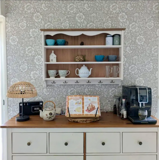 s101 Elegant Handmade Wooden Mug & Display Shelf