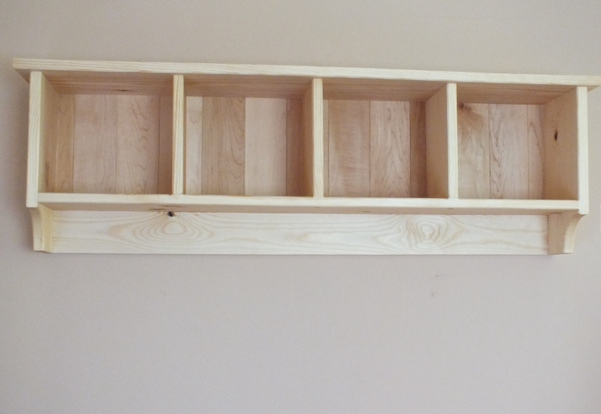 Sidonie — Solid Pine Wall Shelf with Four Compartments