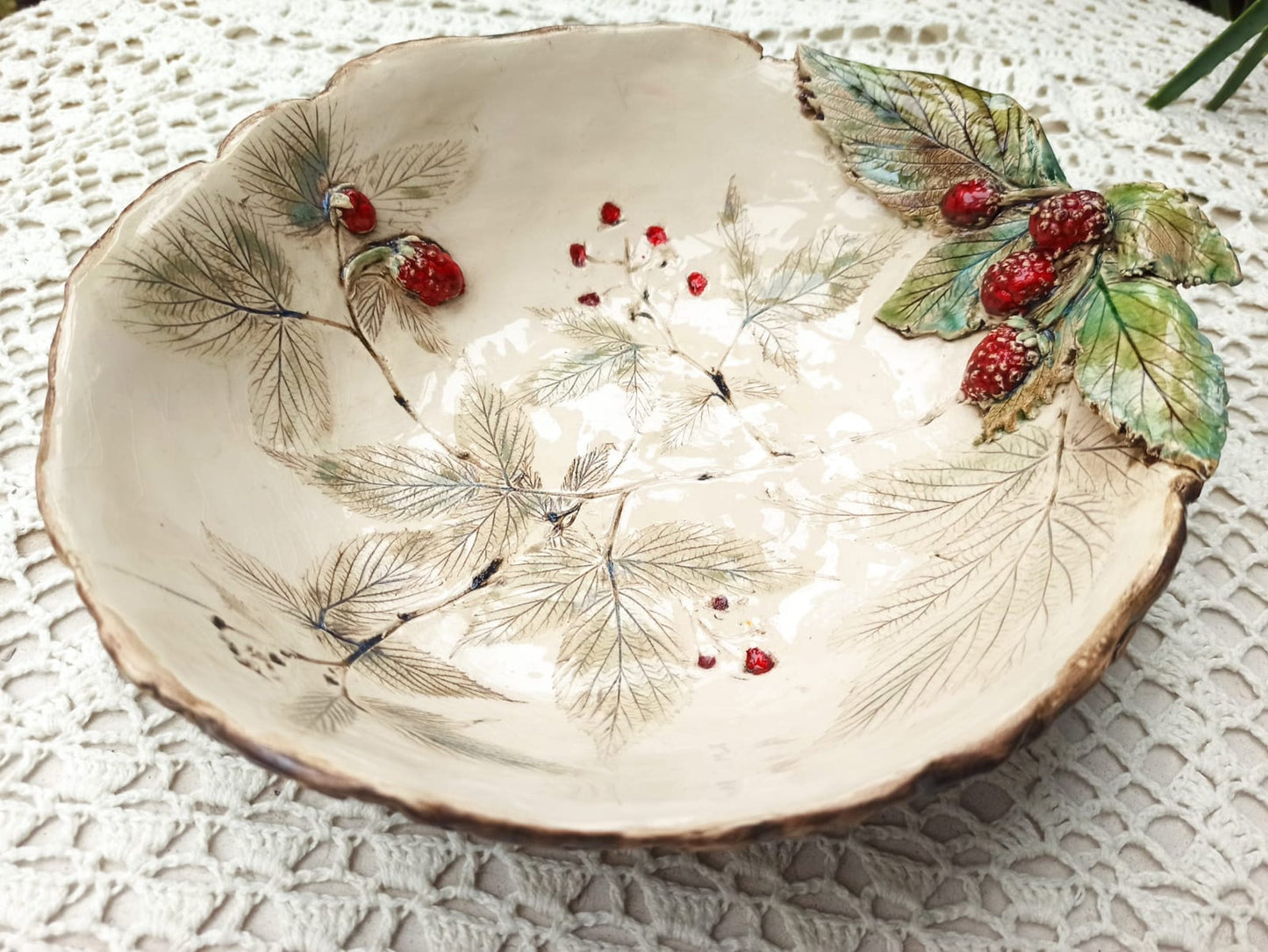 BERRIES Ceramic handmade decorative bowl