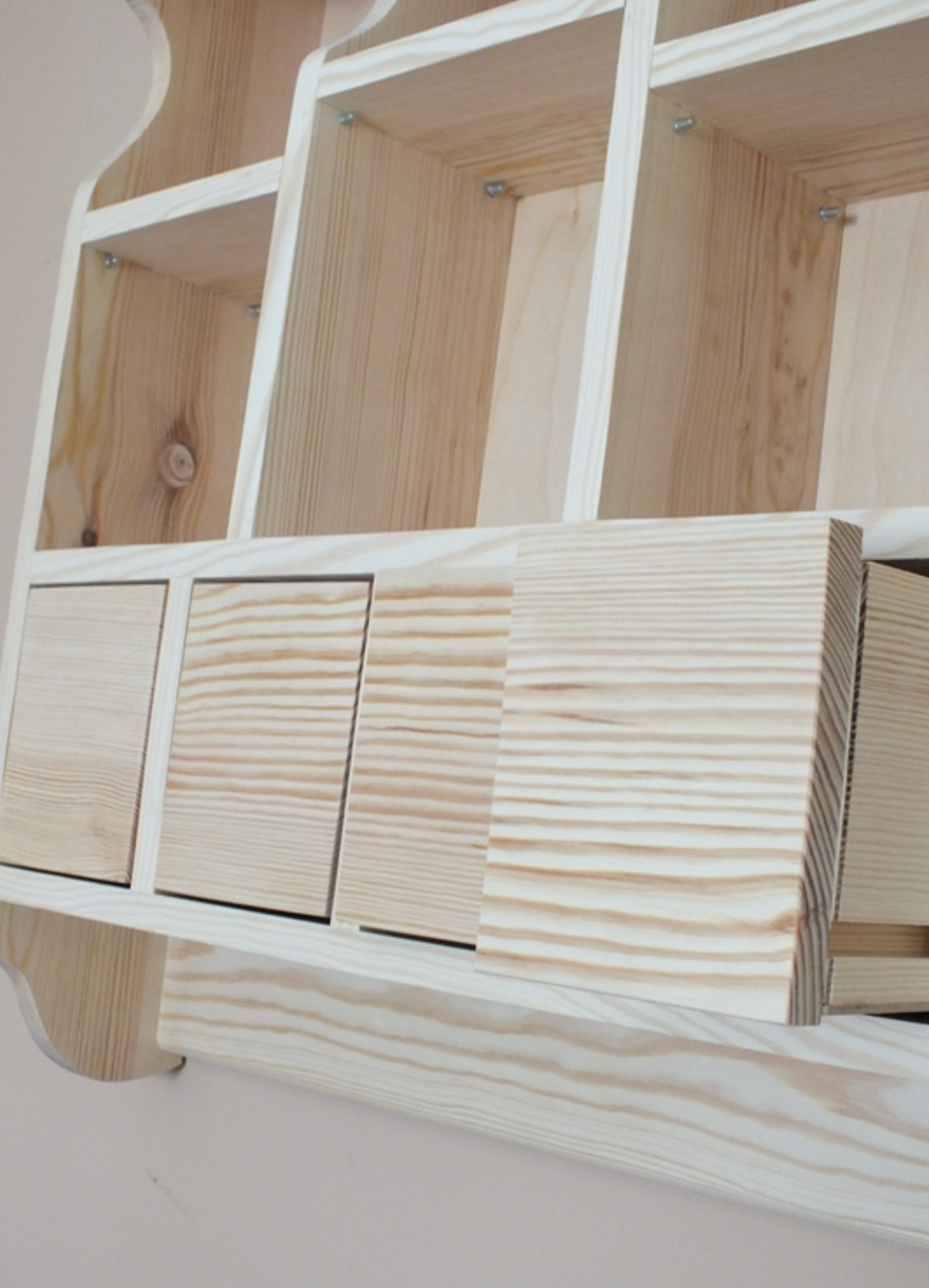 s94 Cottage cabinet with open compartments and drawers