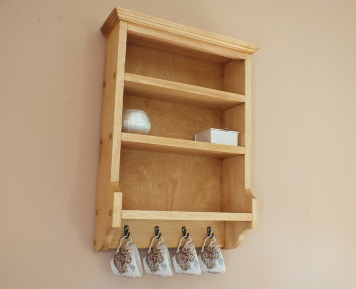 s115 Traditional wall mounted shelving unit with hooks