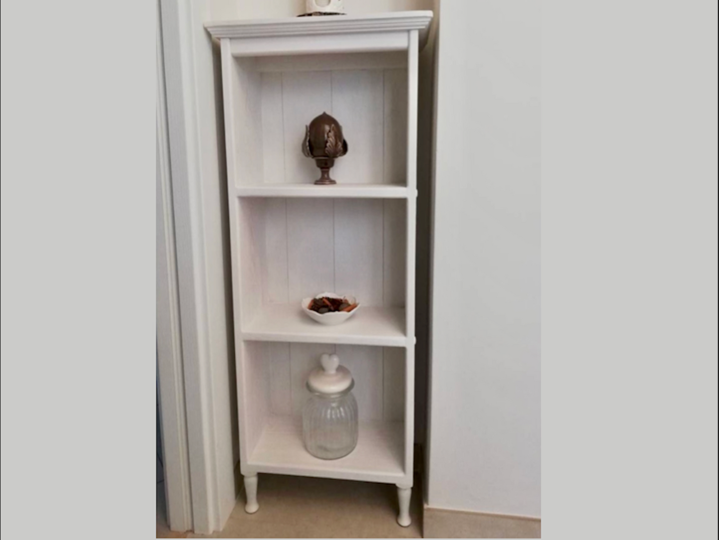 c23 Freestanding traditional bookcase cabinet made of solid pine
