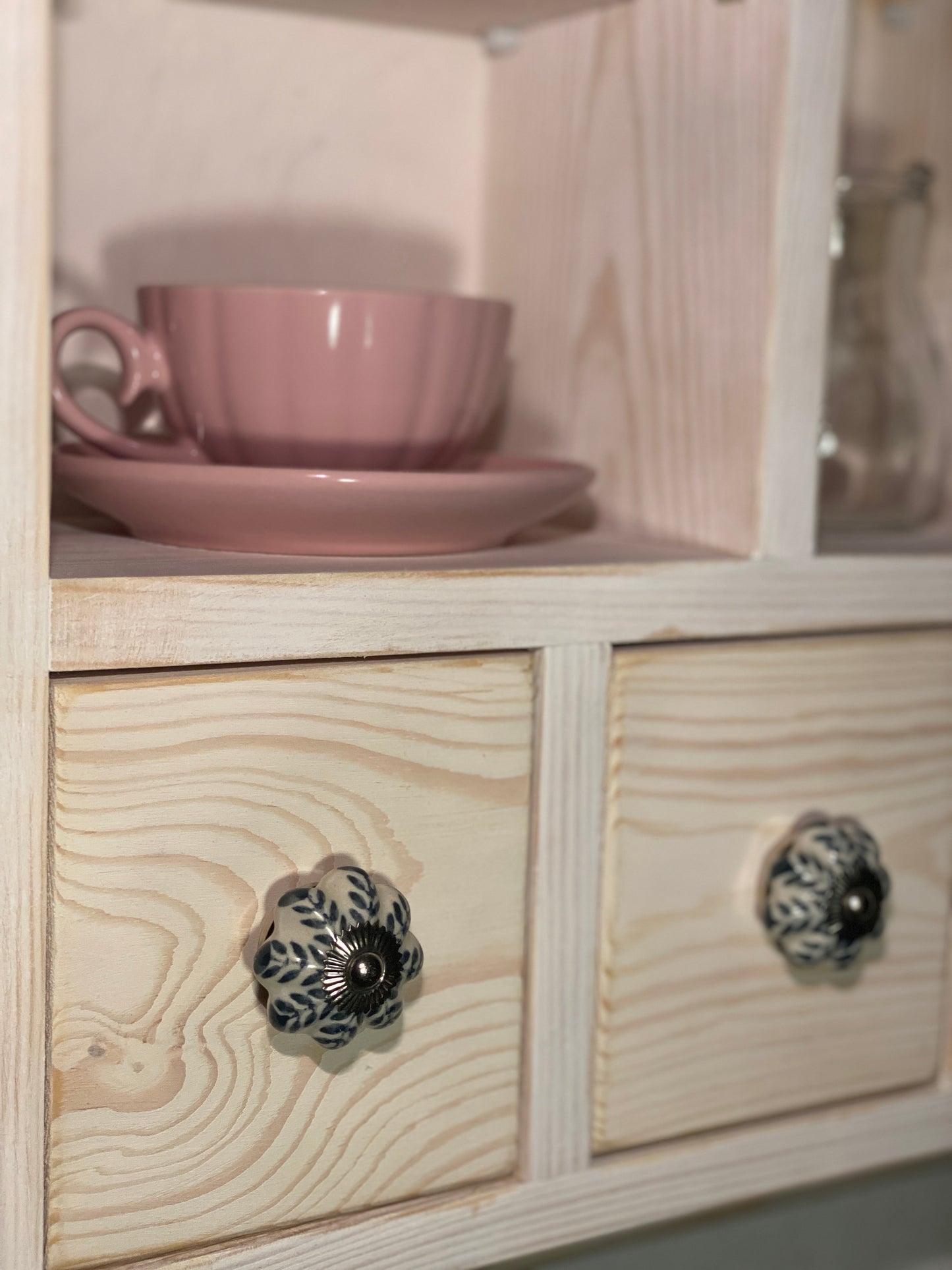 s94 Cottage cabinet with open compartments and drawers