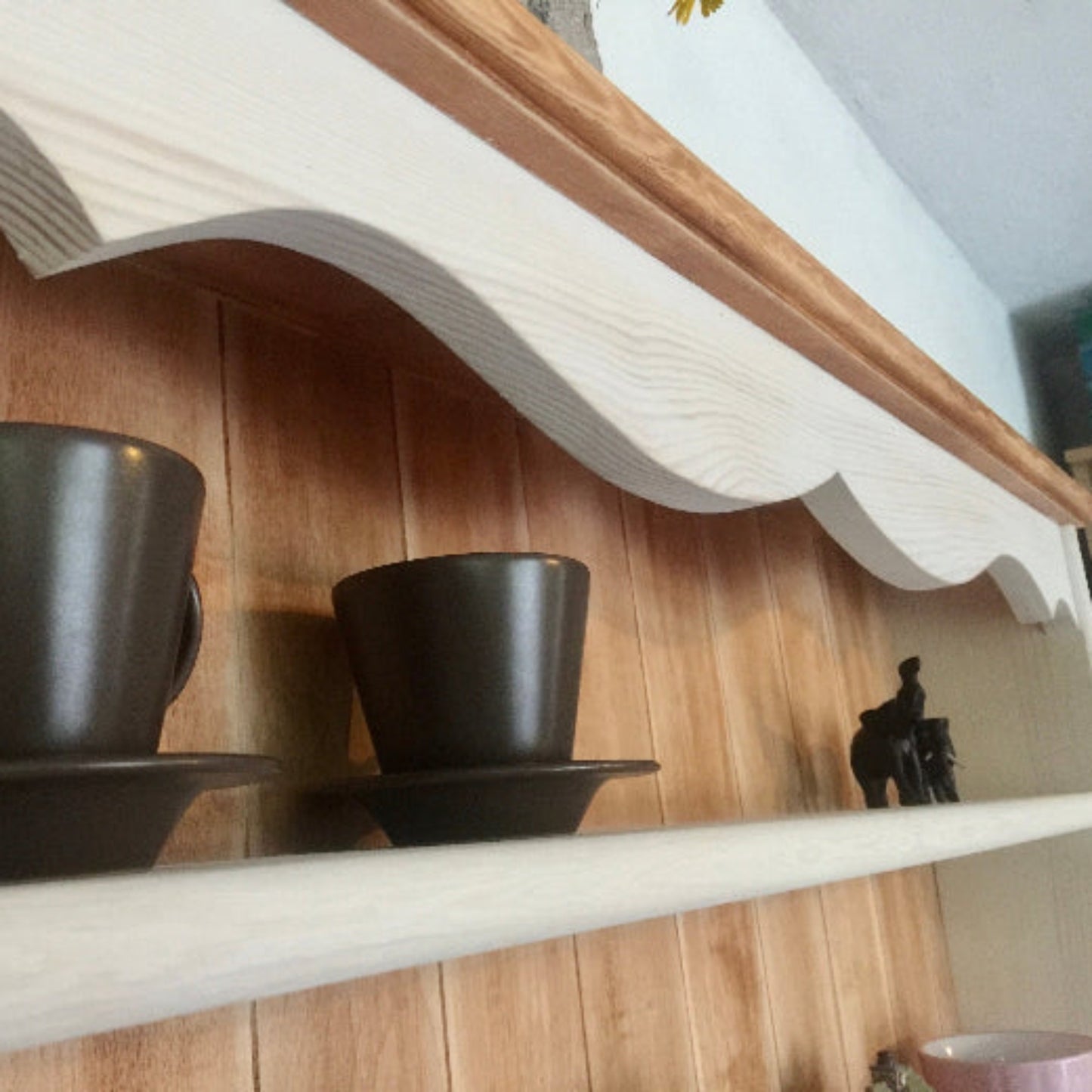 Celine — Mug & Display Shelf