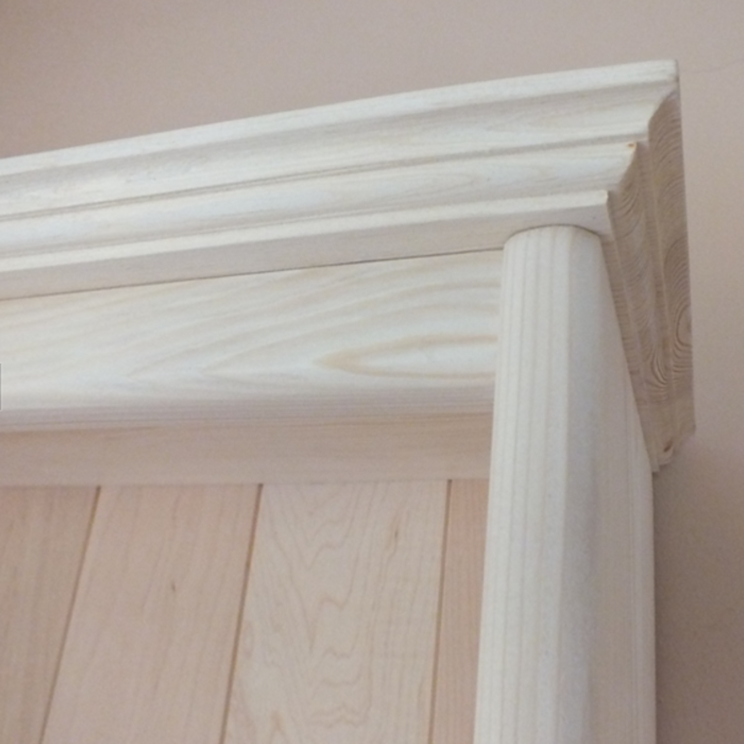 S70 Cottage-Wandschrank aus Holz mit Tassenklammern